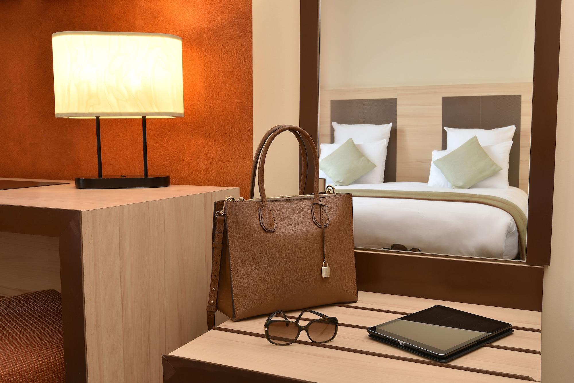 โอเต็ล เมอร์เคียว ลียง เซ็นเตอร์ โบรโต Hotel ภายนอก รูปภาพ