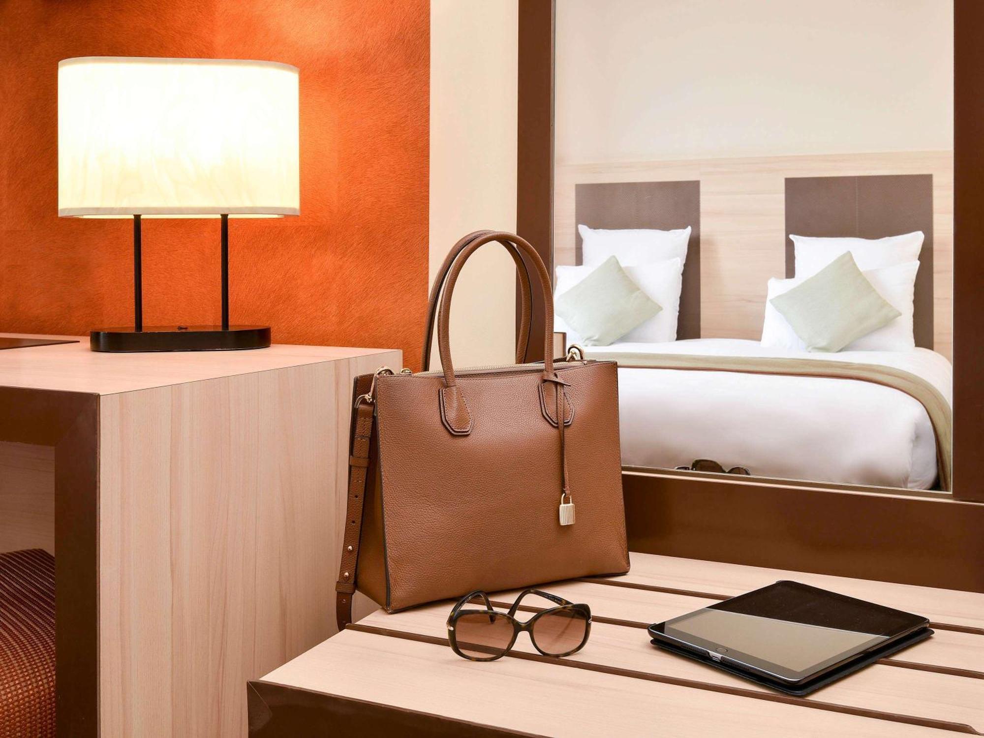 โอเต็ล เมอร์เคียว ลียง เซ็นเตอร์ โบรโต Hotel ภายนอก รูปภาพ